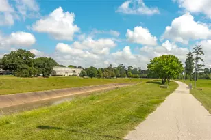 701 W 32nd Street W, Houston, TX 77018 - Photo 20