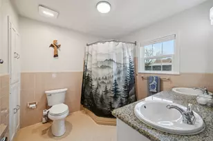 701 W 32nd Street W, Houston, TX 77018 - Photo 12