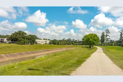 701 W 32nd Street W, Houston, TX 77018 - Photo 18