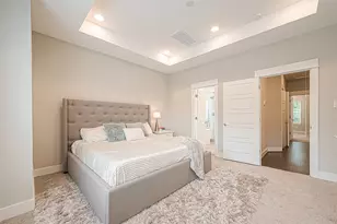 2051 Sherwood Forest St, Houston, TX 77043 - Photo 16