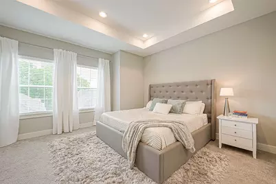 2051 Sherwood Forest Street, Houston, TX 77043 - Photo 14