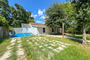 2506 Edgewood St, Liberty, TX 77575 - Photo 16