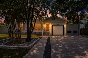 2506 Edgewood St, Liberty, TX 77575 - Photo 2