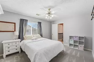 8126 Buffalo Springs Ct, Sugar Land, TX 77479 - Photo 22