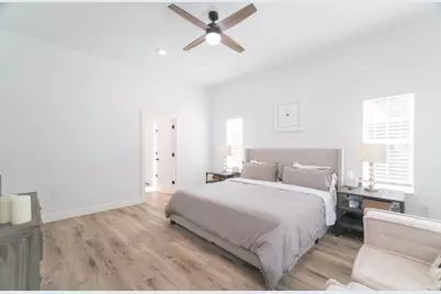 5 W Forest Court, Conroe, TX 77384 - Photo 18