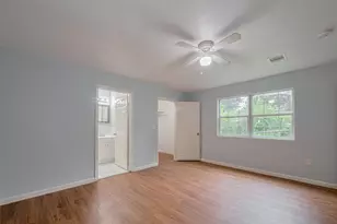 4906 Larkspur St, Houston, TX 77033 - Photo 10