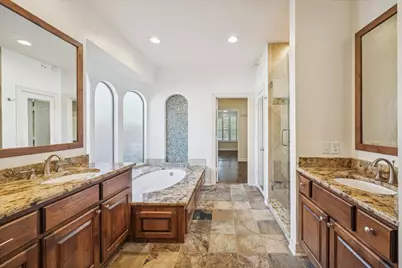 15614 Stone Gables Lane, Houston, TX 77044 - Photo 12