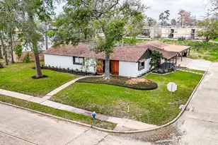 6002 Greenmont Dr, Houston, TX 77092 - Photo 1