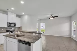 132 Camelot Pl Ct, Conroe, TX 77304 - Photo 12