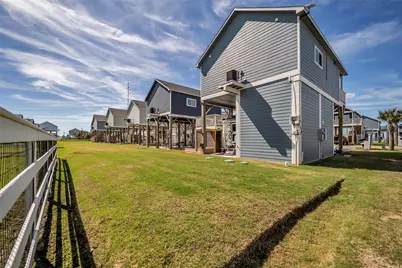1094 Cedar Lane, Gilchrist, TX 77617 - Photo 36