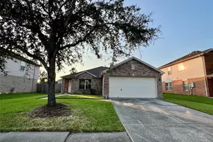 16750 Bending Creek Ln, Friendswood, TX 77546 - Photo 2