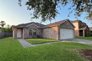 16750 Bending Creek Ln, Friendswood, TX 77546 - Photo 4