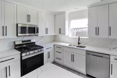 511 Chaseway Drive, Missouri City, TX 77489 - Photo 4