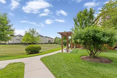 10215 Spring Shadows Park Circle, Houston, TX 77080 - Photo 38