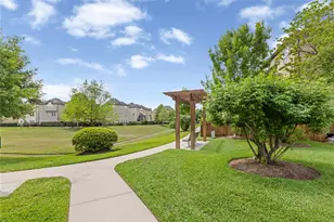 10215 Spring Shadows Park Cir, Houston, TX 77080 - Photo 38