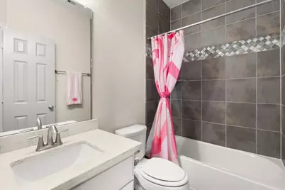 10215 Spring Shadows Park Circle, Houston, TX 77080 - Photo 32