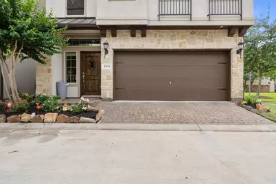 10215 Spring Shadows Park Circle, Houston, TX 77080 - Photo 2