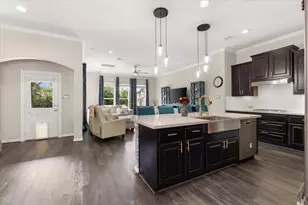10215 Spring Shadows Park Cir, Houston, TX 77080 - Photo 2
