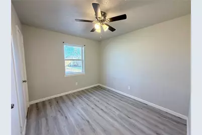 214 S Texas Street, Texas City, TX 77591 - Photo 12