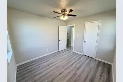 214 S Texas Street, Texas City, TX 77591 - Photo 16