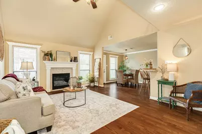 135 Sugar Cane Cir, Lake Jackson, TX 77566 - Photo 8