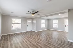 725 10th St, Dickinson, TX 77539 - Photo 10