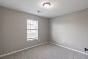 725 10th St, Dickinson, TX 77539 - Photo 8