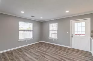 725 10th St, Dickinson, TX 77539 - Photo 12