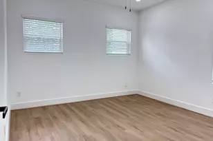 1404 E 31st St, Houston, TX 77022 - Photo 12