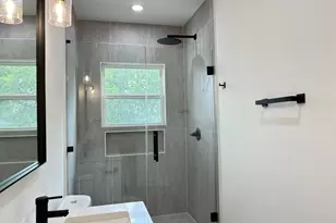 1404 E 31st St, Houston, TX 77022 - Photo 14