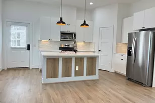 1404 E 31st St, Houston, TX 77022 - Photo 6