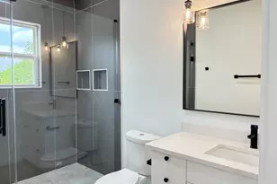 1404 E 31st St, Houston, TX 77022 - Photo 20