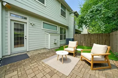 1121 Beall Landing Court, Houston, TX 77008 - Photo 10