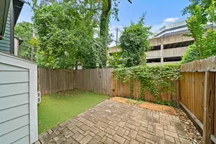 1121 Beall Landing Ct, Houston, TX 77008 - Photo 32
