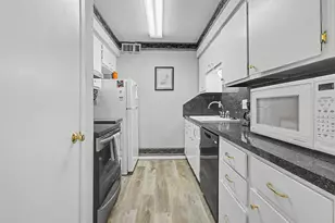 7575 Katy Fwy, Houston, TX 77024 - Photo 8