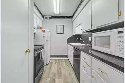 7575 Katy Freeway #93, Houston, TX 77024 - Photo 8