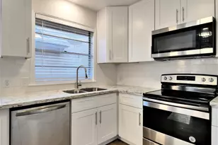 604 Golfview Dr, Richmond, TX 77469 - Photo 6