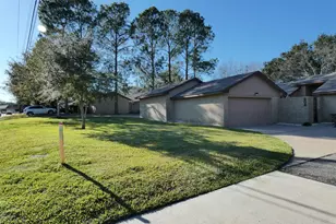 604 Golfview Dr, Richmond, TX 77469 - Photo 38