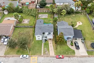 1901 Bayou Homes Dr, Galveston, TX 77551 - Photo 40