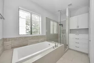 1608 Nevada St, Houston, TX 77006 - Photo 18
