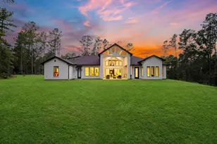 437 Sundog Rd, Huntsville, TX 77340 - Photo 4