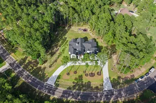 437 Sundog Rd, Huntsville, TX 77340 - Photo 2
