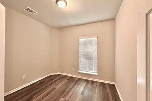 13327 Myrtle Meadows Ln, Houston, TX 77048 - Photo 18