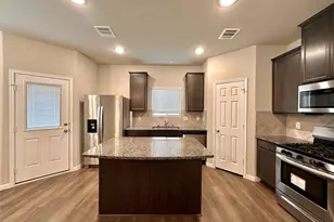 13327 Myrtle Meadows Ln, Houston, TX 77048 - Photo 8