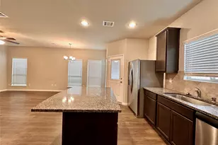 13327 Myrtle Meadows Ln, Houston, TX 77048 - Photo 10