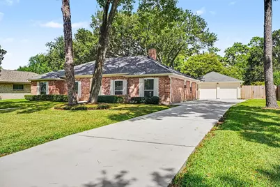 2817 Frostwood Circle, Dickinson, TX 77539 - Photo 22