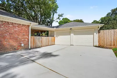 2817 Frostwood Circle, Dickinson, TX 77539 - Photo 26
