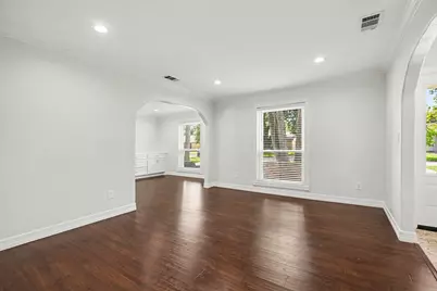 2817 Frostwood Circle, Dickinson, TX 77539 - Photo 8