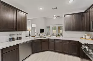 18542 Karlynn St, New Caney, TX 77357 - Photo 10