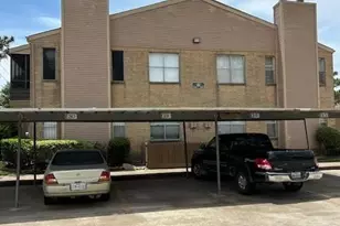 10555 Turtlewood Ct, Houston, TX 77072 - Photo 2